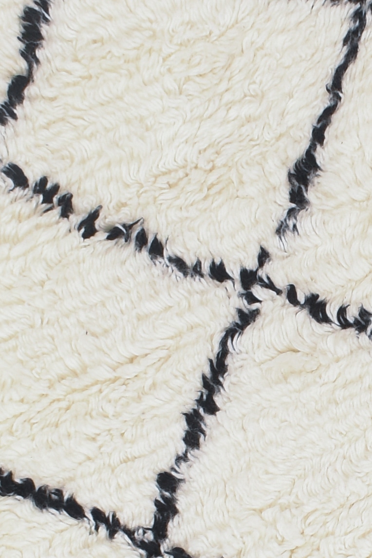 שטיח ברבר מרוקאי פרנז עגול שחור/ לבן