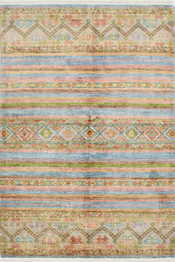 שטיח צבעוני בסגנון כפרי