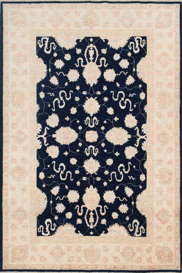 שטיח כפרי מלבני מצמר בצבע בז' ושחור