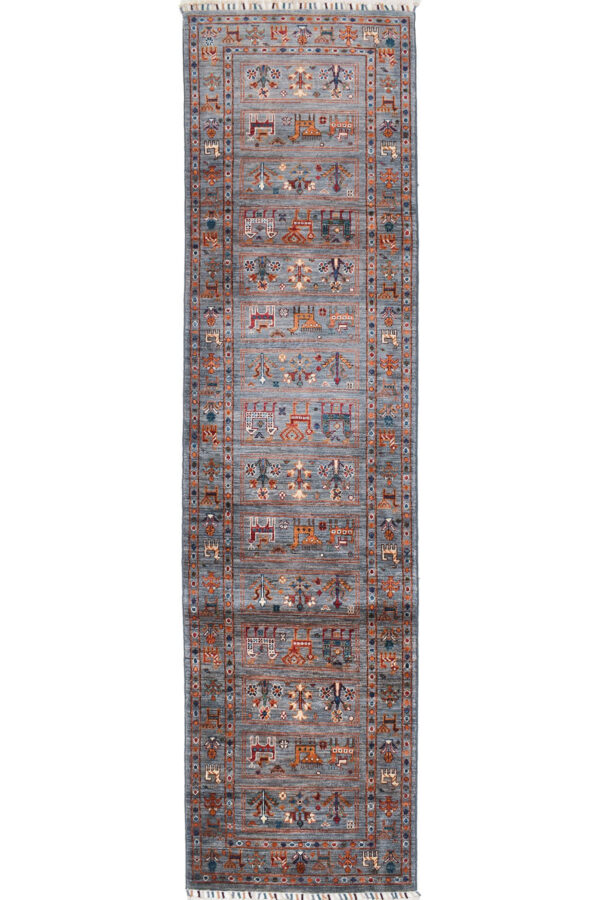 שטיח ראנר כפרי צבעוני עשוי צמר מתאים במיוחד למסדרון עם פרנזים לבנים ודוגמאות אתניות