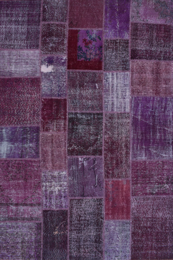 שטיח סגול מלבני מצמר בעבודת יד