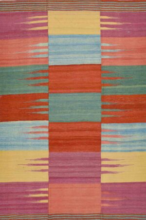 שטיח קילים צבעוני בעיצוב מודרני מחומר איכותי