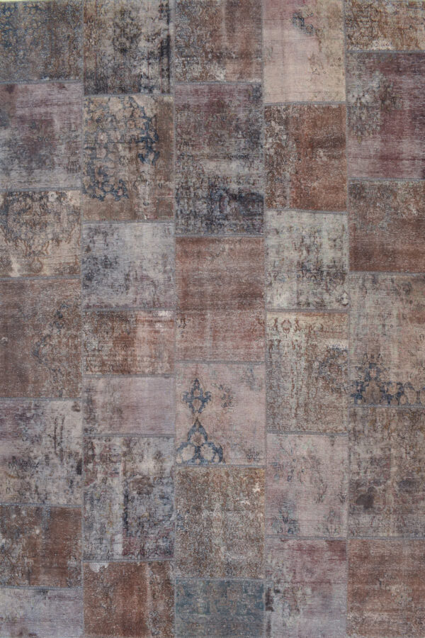 שטיח מלבני בסגנון מודרני עשוי צמר צבעים אפור וחום מתאים במיוחד לחדר שינה