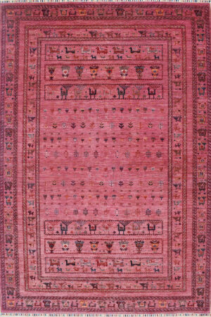 שטיח כפרי מלבני מצמר בצבע ורוד מתאים במיוחד לחדר שינה