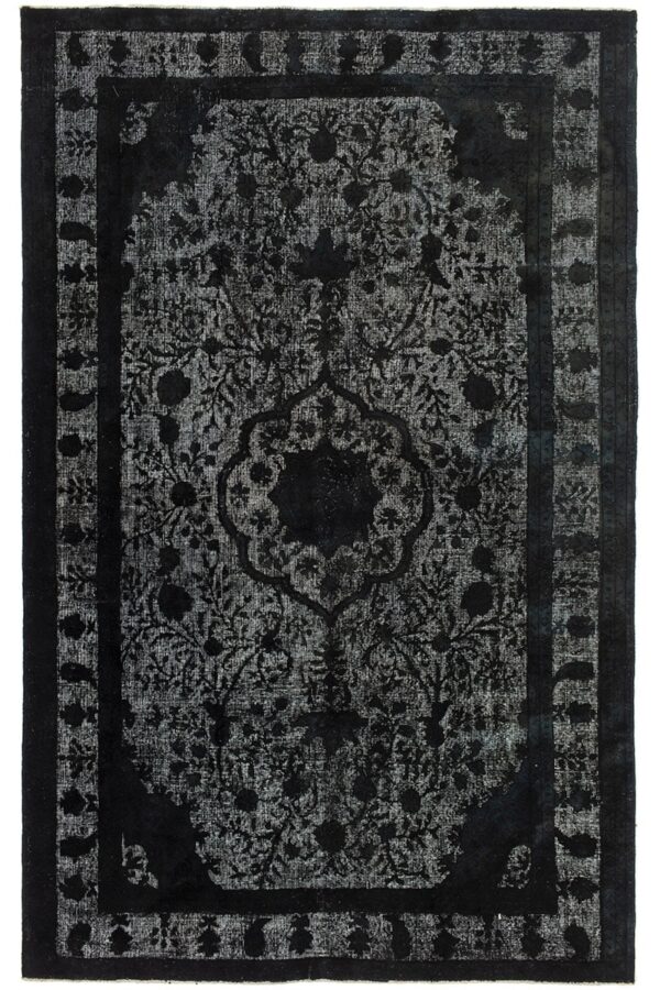 שטיח וינטג' טורקי מלבני אפור מצמר בסגנון פרחוני גאומטרי מתאים לחדר שינה