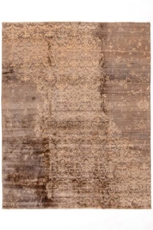 שטיח פרסי בגוון חום עשוי מצמר ויסקוזה עם עיצוב מודרני